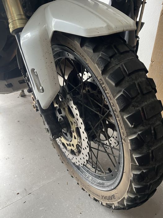 Yamaha Super Ténéré XT1200Z – 2011 | 80.000 km | Muito bem equipada