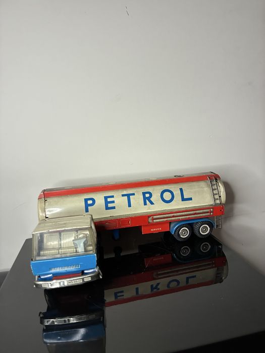 Stara Zabawka PRL PETROL  metalowa cysterna 1966 rok