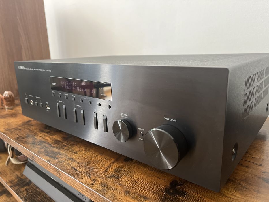 Amplituner Yamaha R-N402D MusicCast