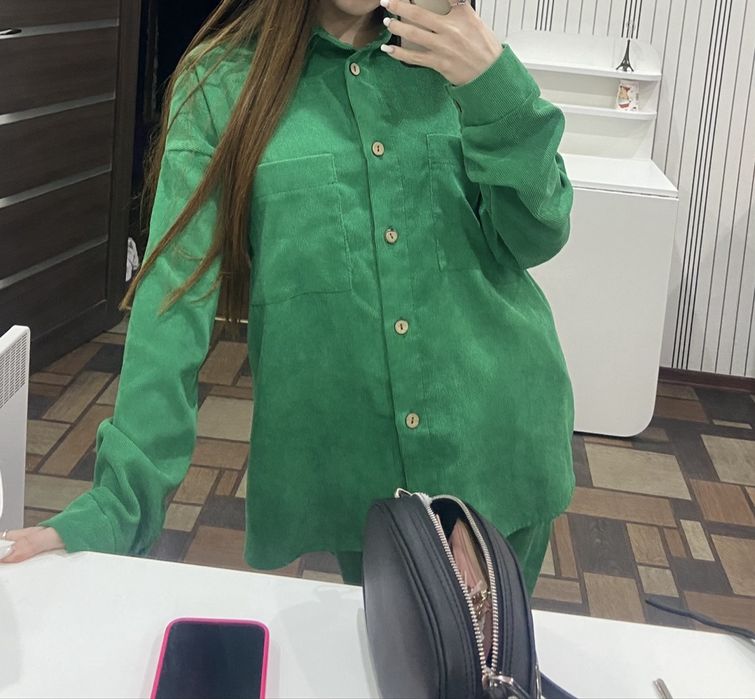 Костюм двойка зеленого кольору  в гарному стані