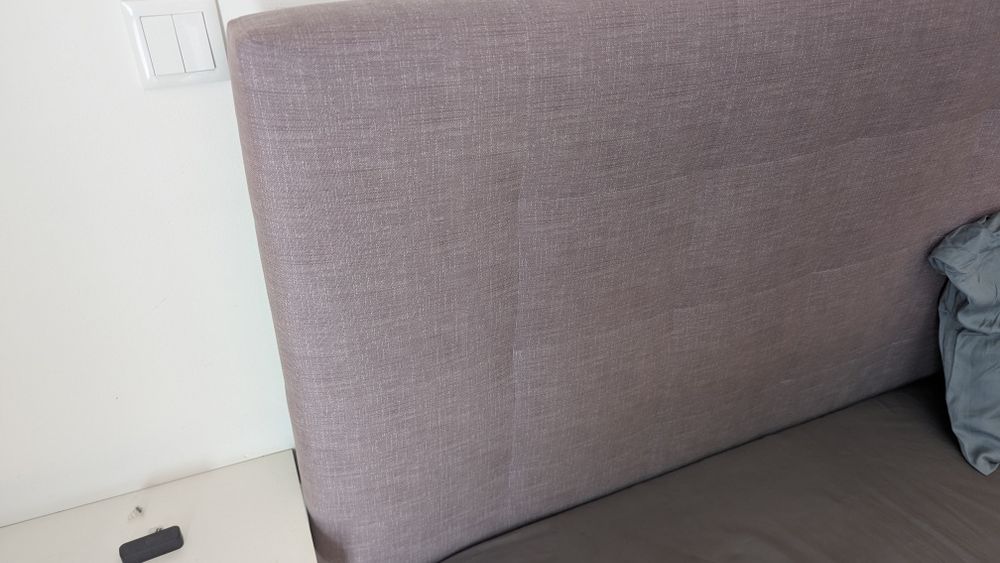 Cama com estrado elevatório