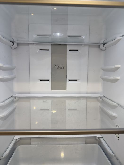 Двохкамерний холодильник Bauknecht