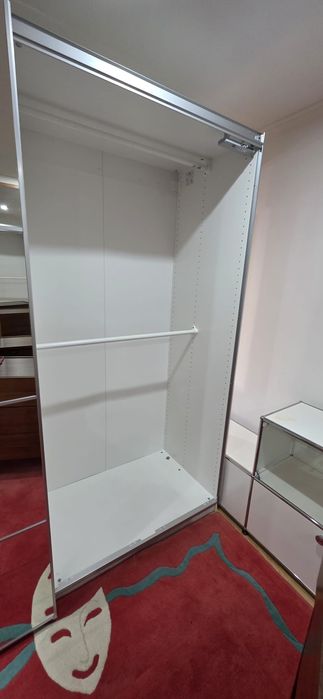 Roupeiro Branco seminovo