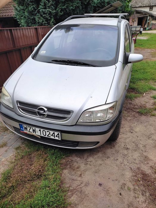 Samochód Opel Zafira