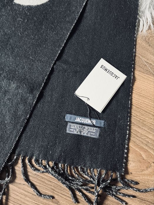Szalik Jacquemus czarny | 100% wełna | jasne logo | NOWY z metką