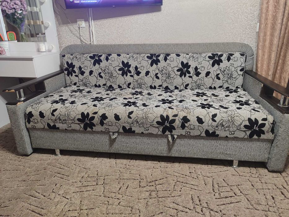 Продам диван б/у