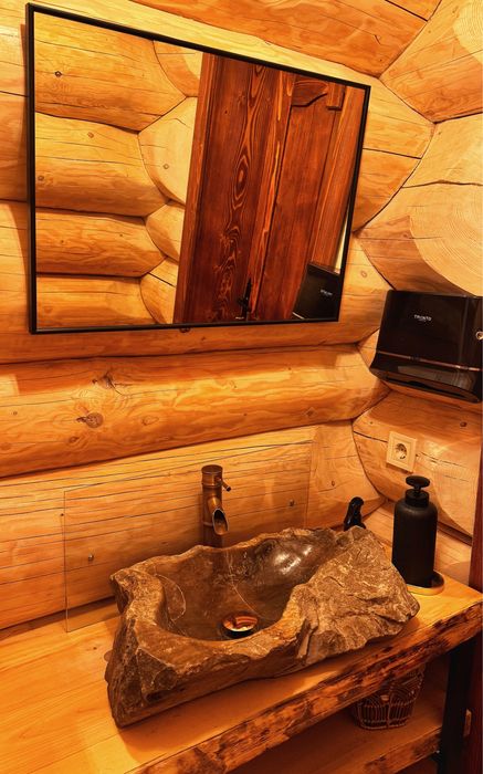 Котедж зі зрубу в Карпатах    12-17 осіб біля Буковеля