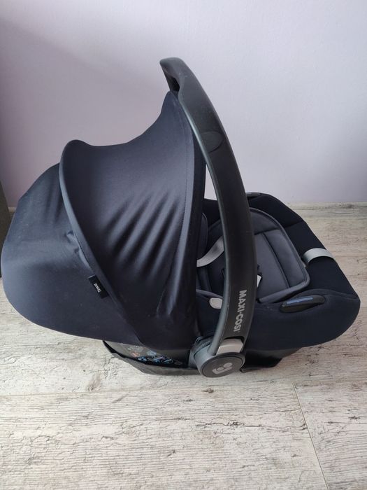 Дитяче автокрісло автолюлька Maxi-Cosi Tinca