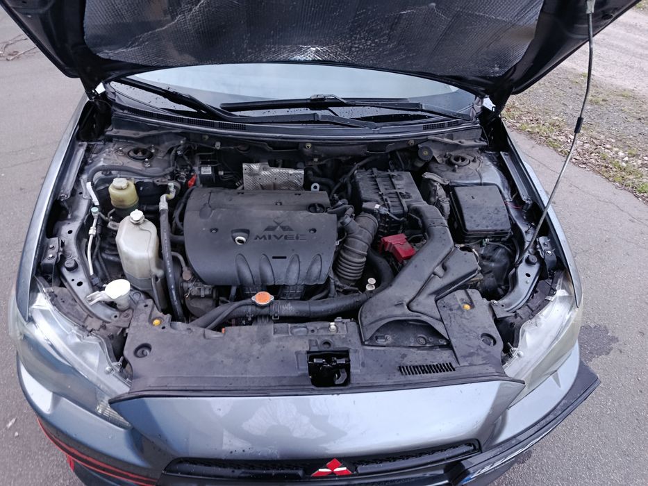 Mitsubishi lancer 10