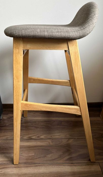 hokery drewniane do barku