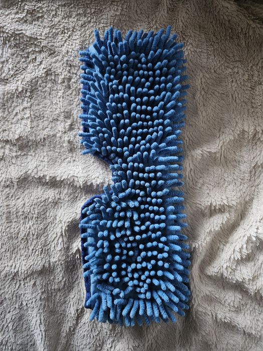 Ścierką do podłogi,