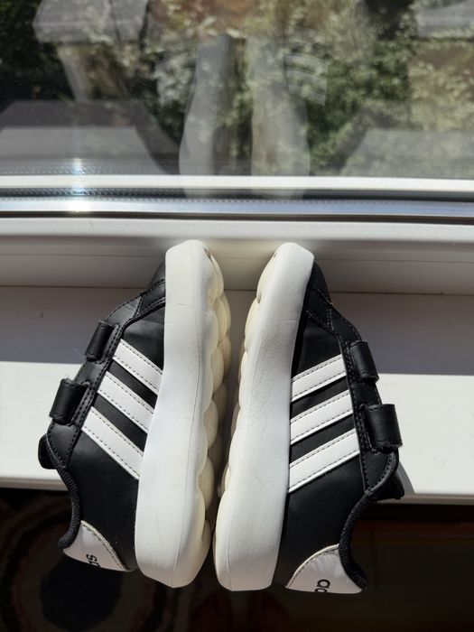 Дитячі кросівки Adidas