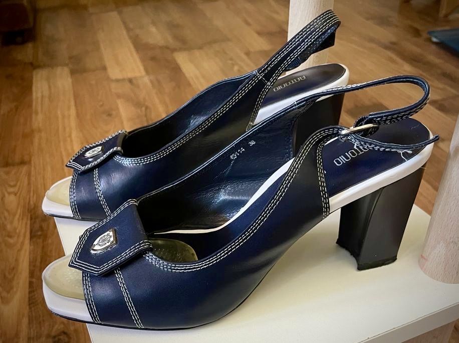 Босоножки кожаные 38р