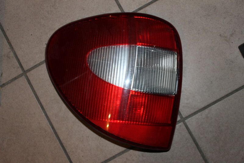 Lampa tylna Europa Chrysler Voyager Dodge Caravan 01-07 r