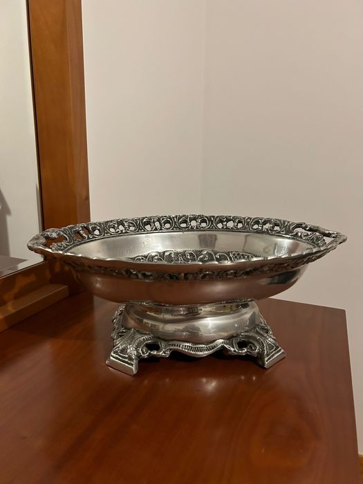 Taça de decoração em estanho