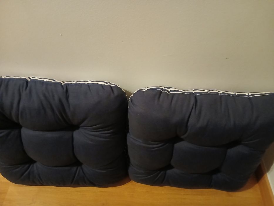 Almofadas grandes e resistentes