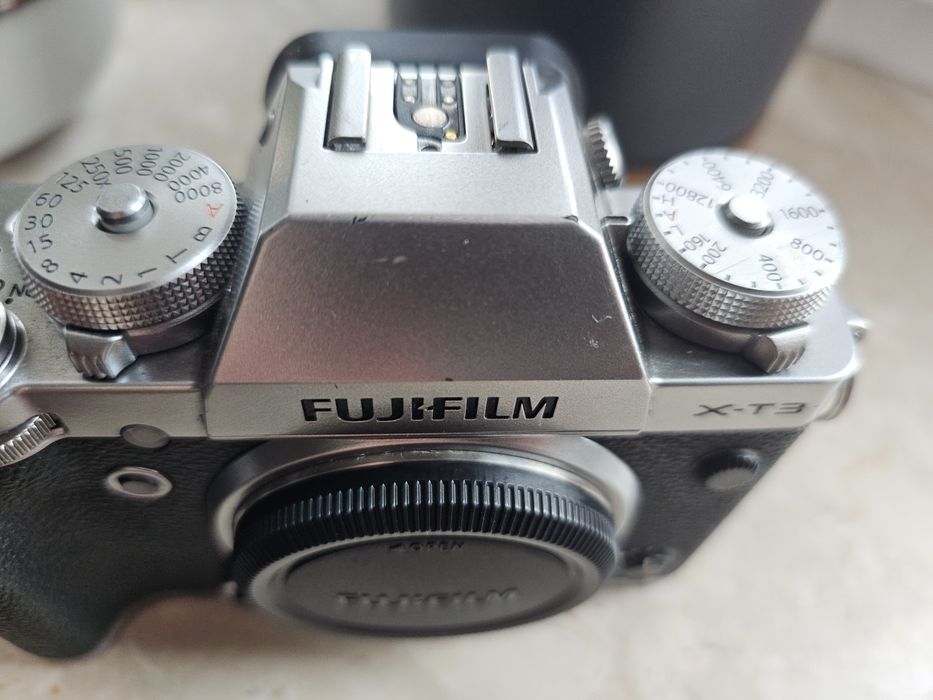 Srebrny Fujifilm xt-3