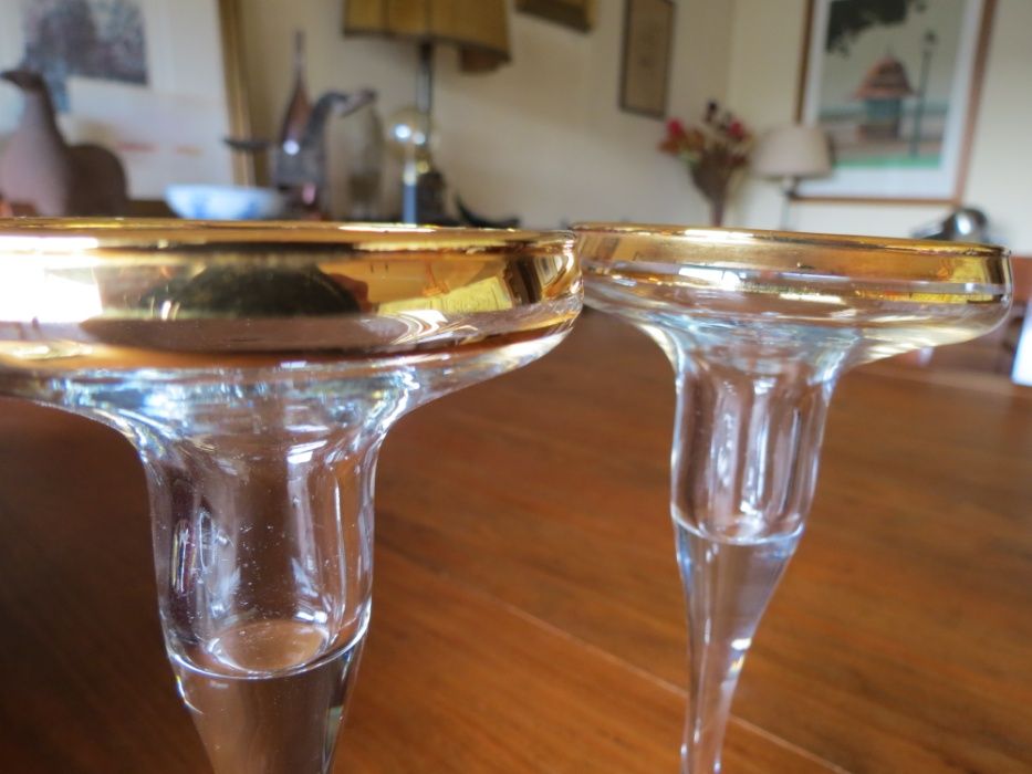 Par de castiçais em vidro italiano