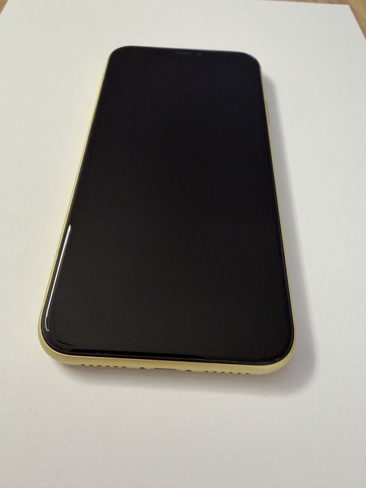 iPhone 11 stan b.dobry 64GB