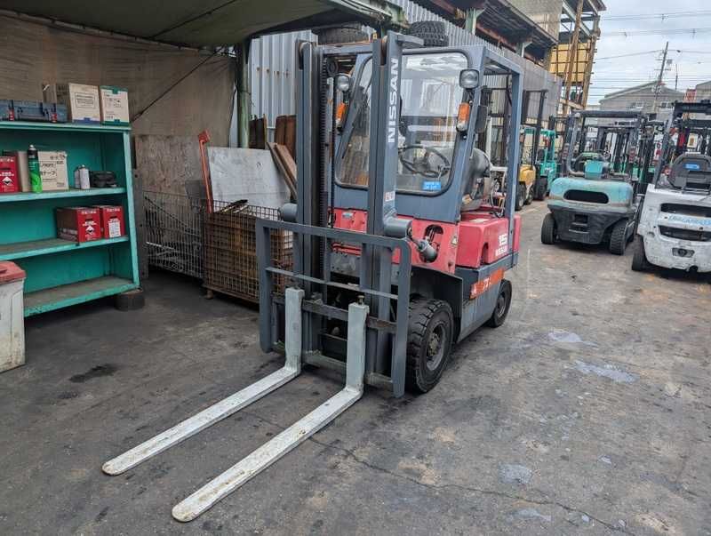 Вилочний автонавантажувач Nissan, з напрацюванням 3757 мотогодин