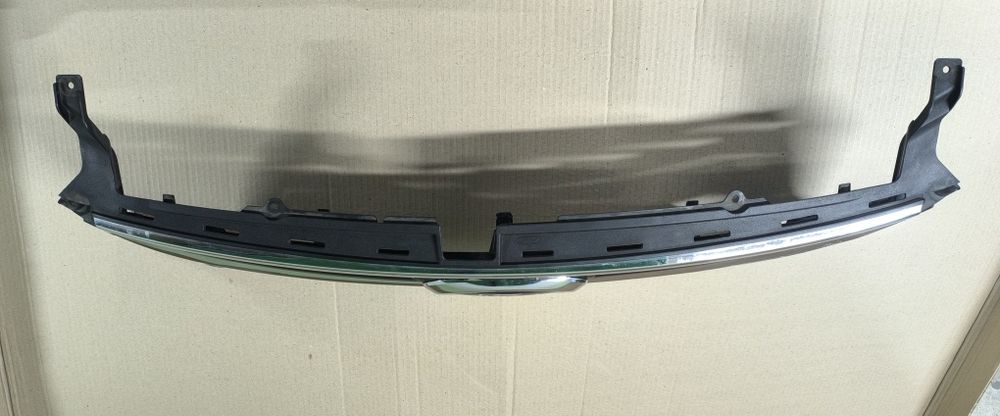 Оригінальна верхня решітка радіатора Ford Mondeo 4(Форд Мондео 4)