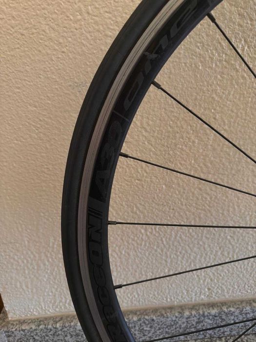 Bicicleta de estrada Jorbi Ultimax