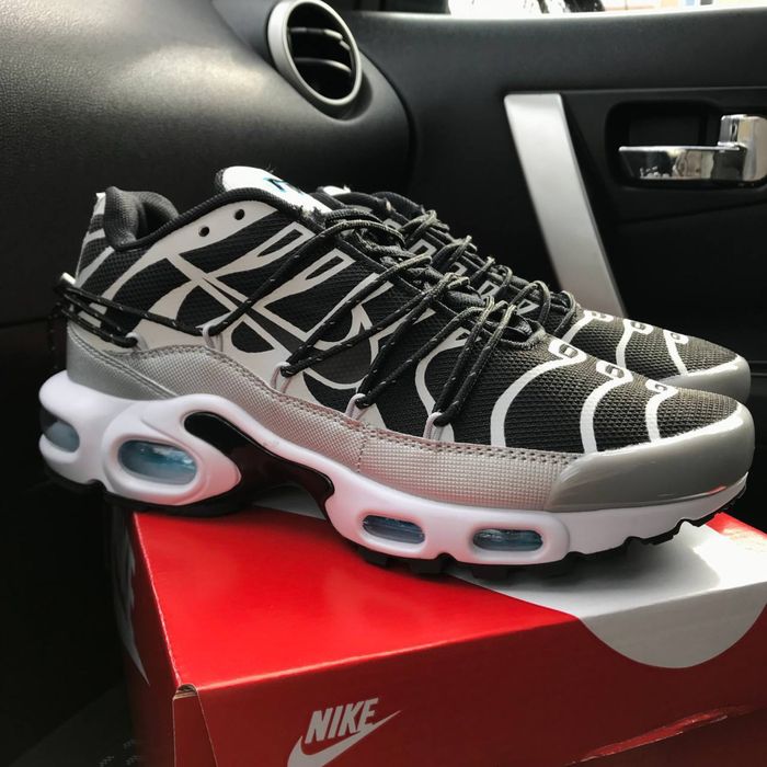 Чоловічі кросівки найк тн чорні Nike air max Tn Plus black silver