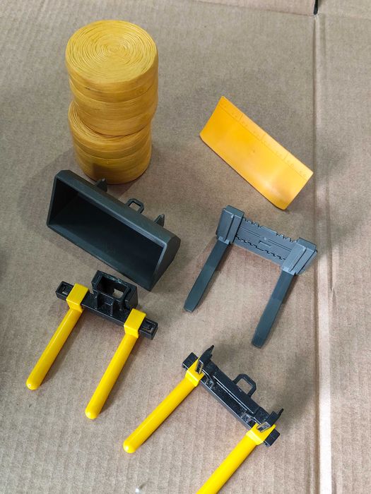 Vendo trator com pá de brincar