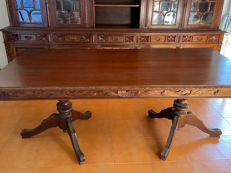 Mobília  de sala de jantar em mogno
