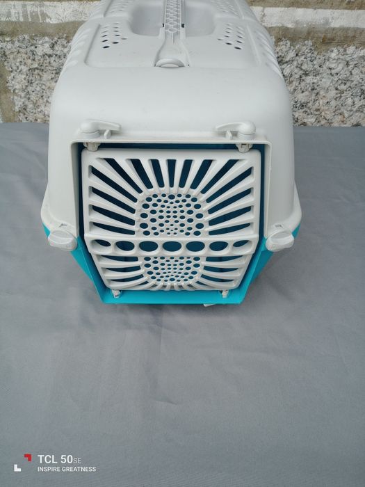Transportadora para gatos ou cães de pequeno porte.