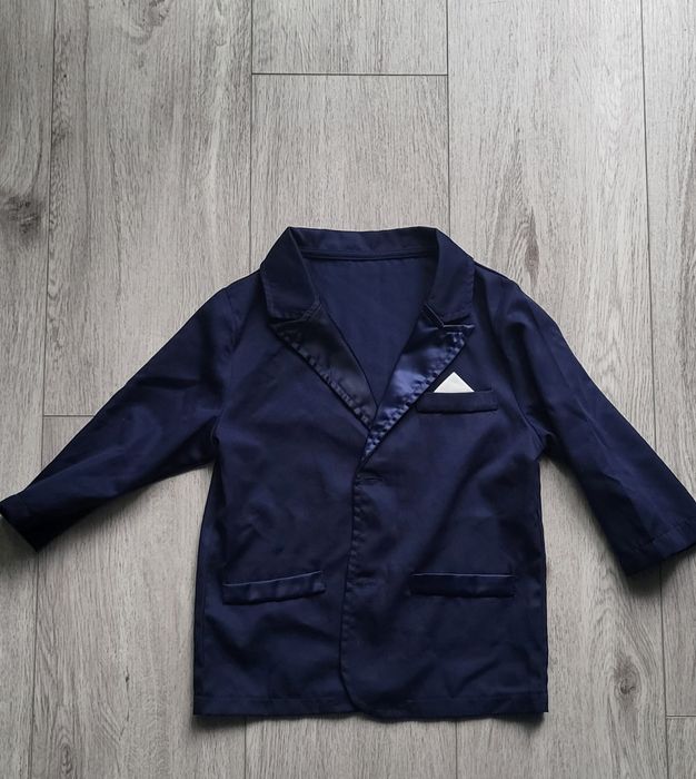 Komplet marynarka, koszula i spodnie