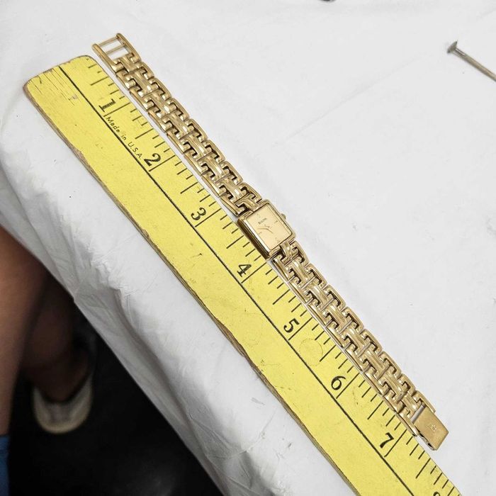 RELOGIO boluva vintage com banho em ouro