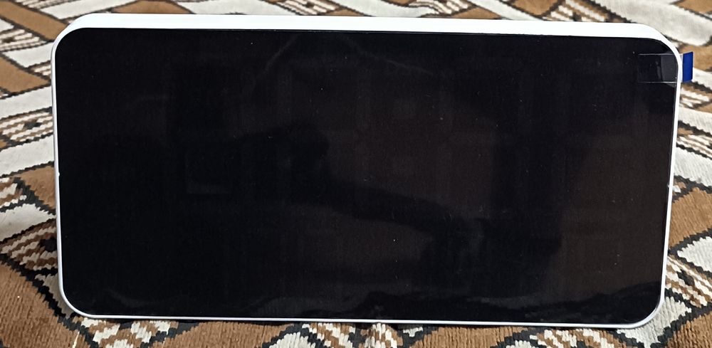 Цифровий настільний годинник.