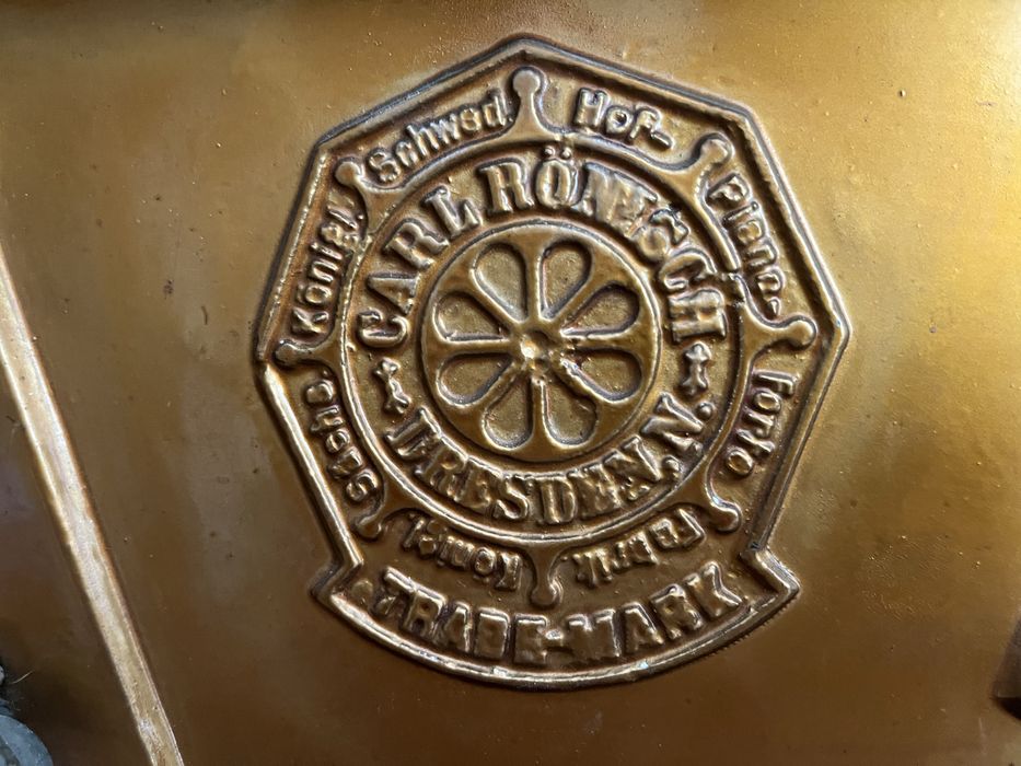Отдам! Антикварное пианино(фортепиано) Ronisch 1912-1914 год.