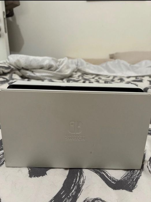 Nintendo Switch OLED (2022) Branca + Bolsa Pokémon