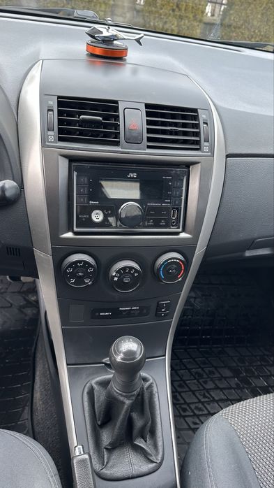 Toyota Corolla 2008, 1.6 газ/бензин.