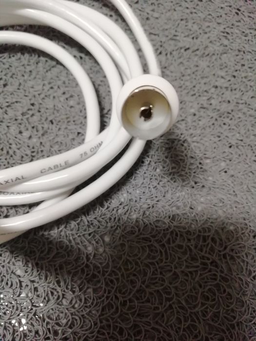 Cabo televisão branco