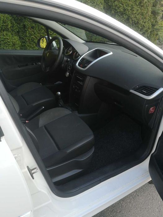 Peugeot 207 lift wersja 99g 1.6 hdi 90km 210 tys. km