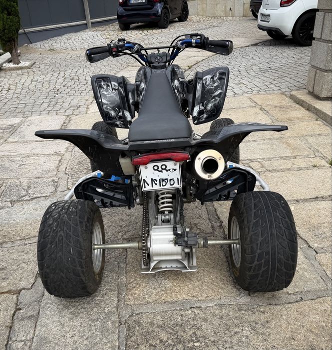 Yamaha raptor 660r