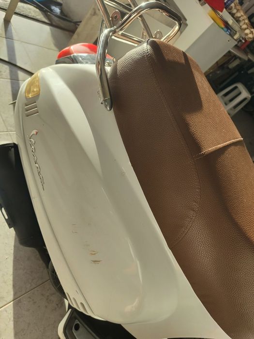 Scooter 125cc "réplica de vespa"