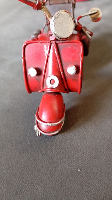 Skuter metalowy ozdoba na półkę