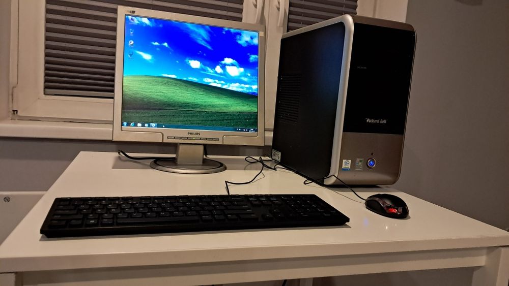 B.Mocny Zestaw RETRO do Gier 2x3.0Ghz/Ram-8GB/Grafika-1GB/Monitor 17'