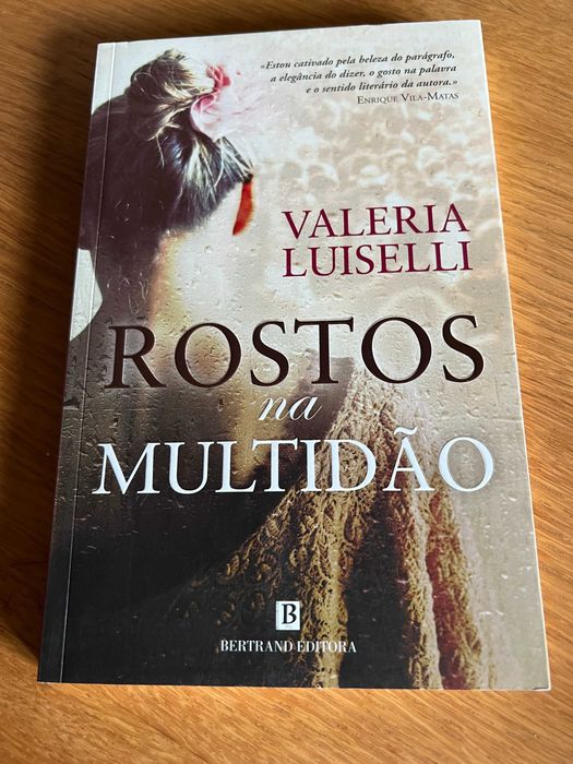 ROSTOS NA MULTIDÃO     Valeria Luiselli