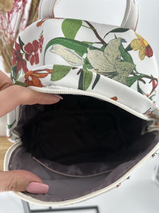 Nowy plecak damski kwiaty / wiosna