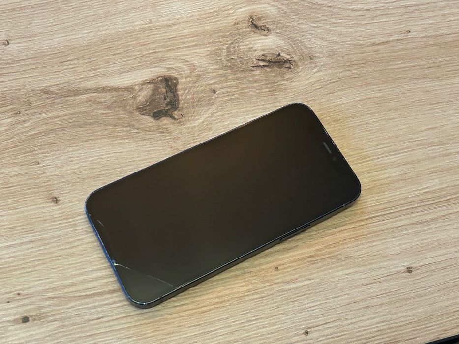 iPhone 12 Mini uszkodzony