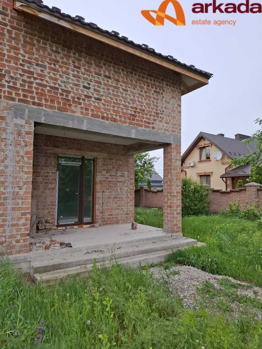 Продається будинок в котеджному містечку. До центру 15 хвилин.