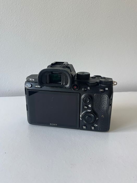 Câmera Sony A7iii mirrorless full-frame