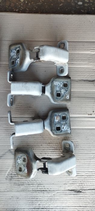 Петли дверей, капота Рено Мастер 3