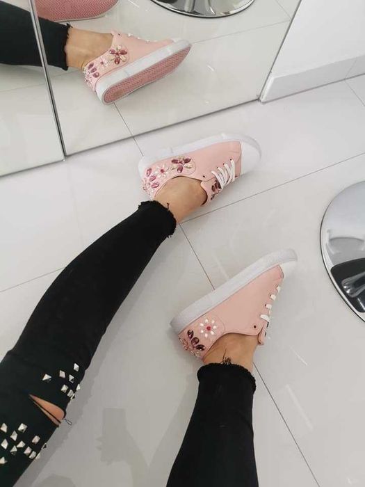 Różowe Wiązane Trampki Cyrkonie Biała Podeszwa Buty Damskie