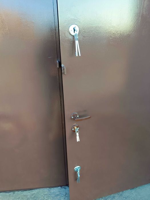 Sprzedam garaż z kanałem ul.Szafirowa